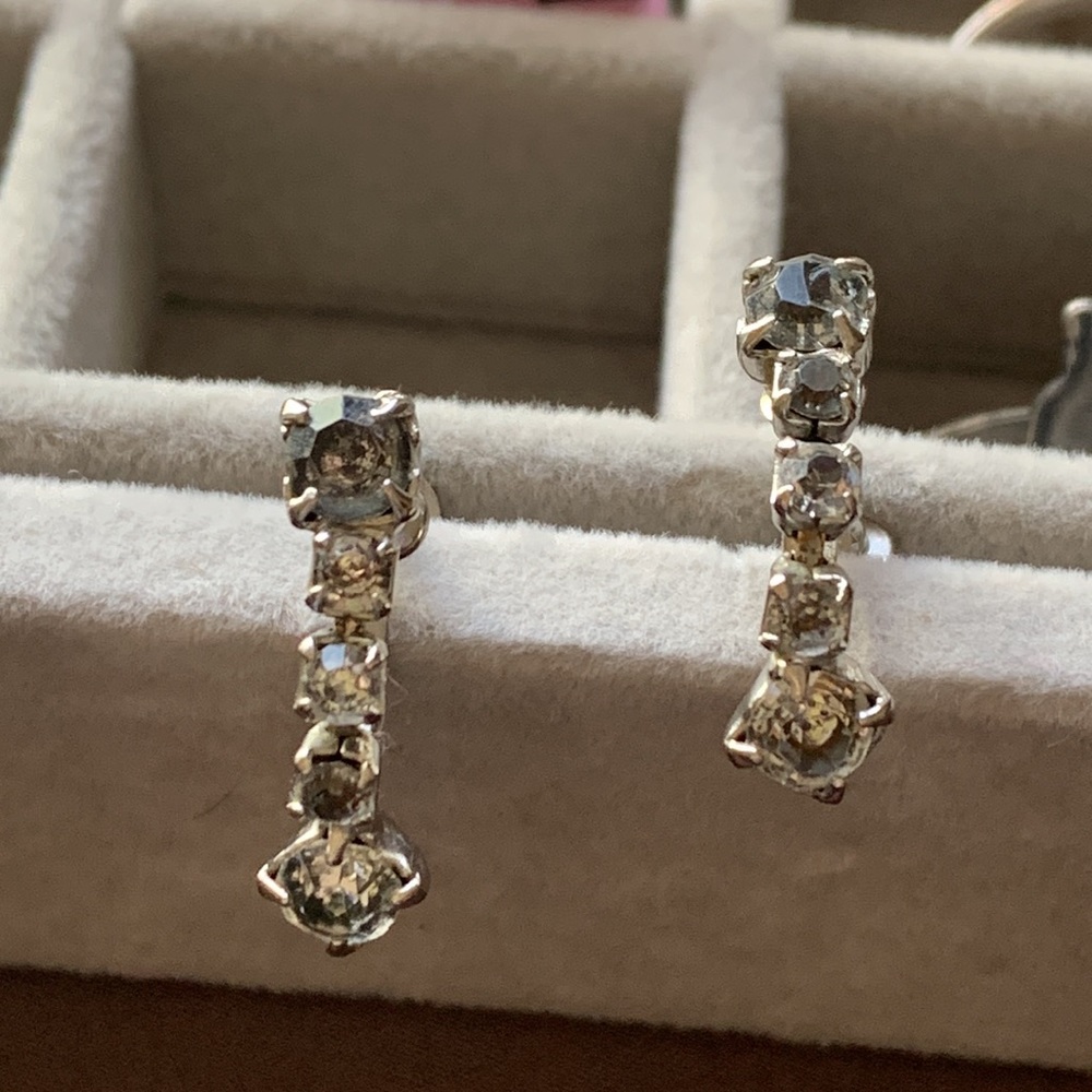 Vintage Screw-Back Gray Rhinestone Dangle Earrings Womans Jewelry - Picture 4 of 5
